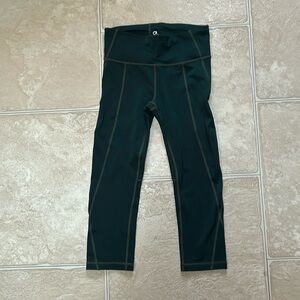 Forest green GapFit capris (petite)
